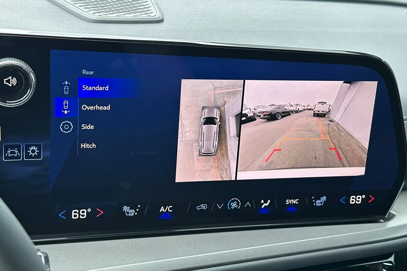 2025 Chevrolet Traverse LT - Photo 24