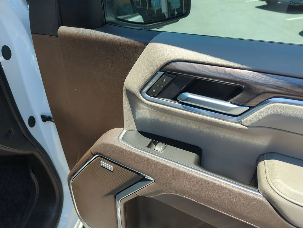 Used 2025 White Chevrolet LTZ image 34