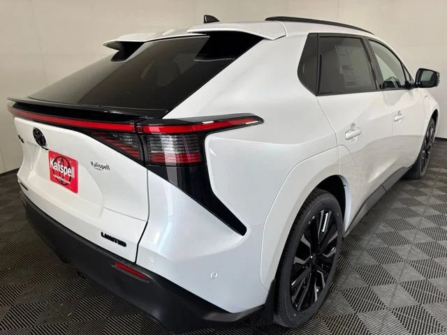 New 2026 Wind Chill Pearl <sup>1</sup> Toyota  Limited image 3