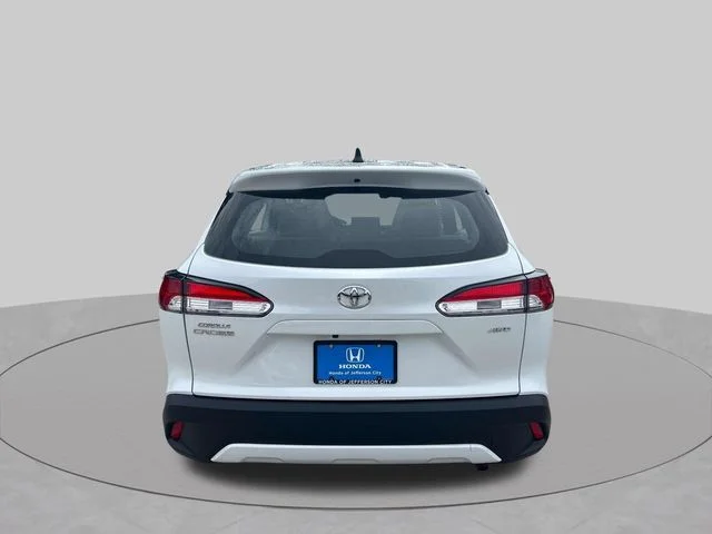 Used 2023 Beige Toyota L image 5