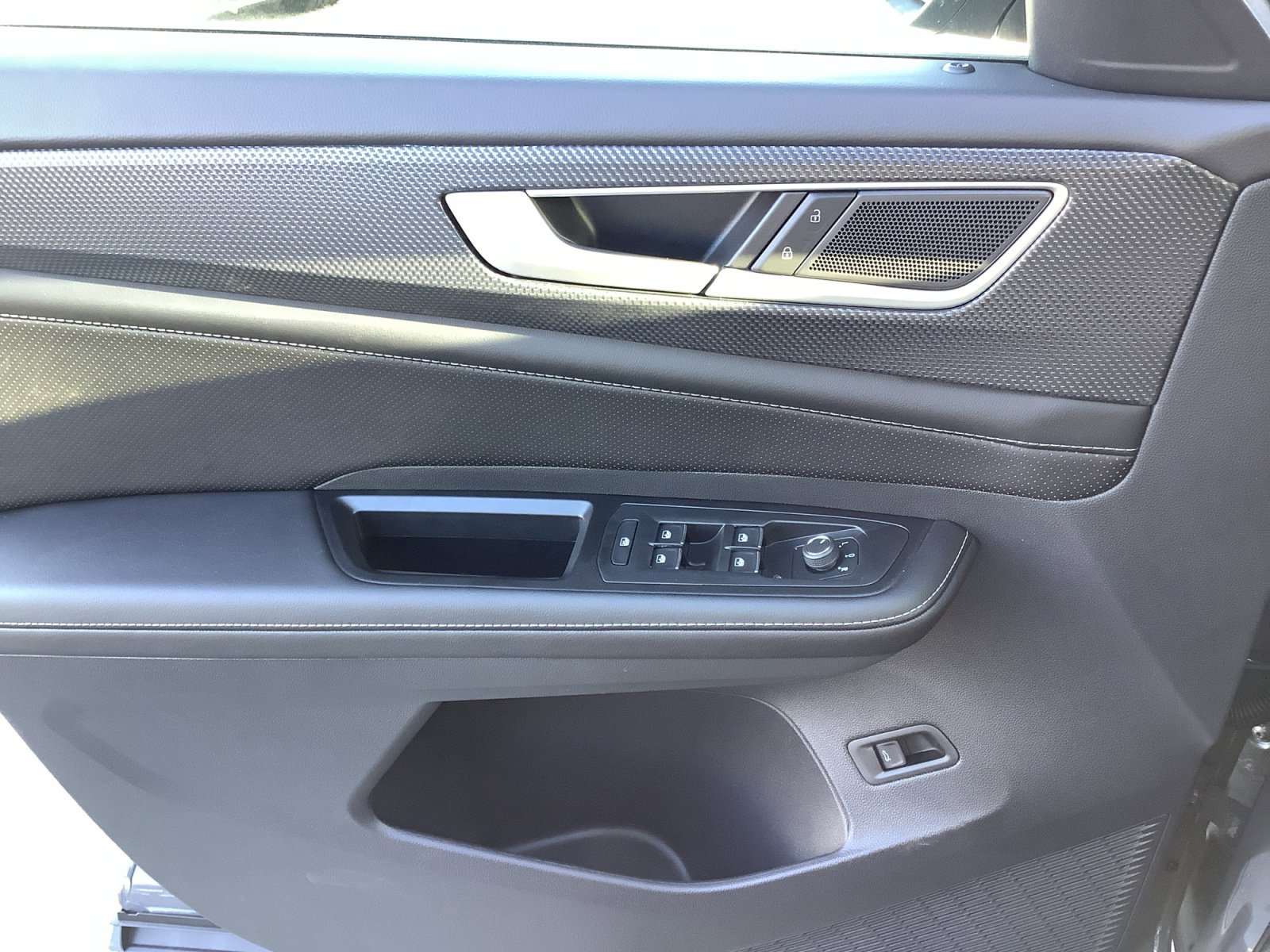 New 2026 Pure Gray Volkswagen 2.0T SEL image 28