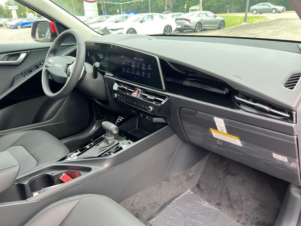 2025 Kia Niro EX Touring - Photo 34