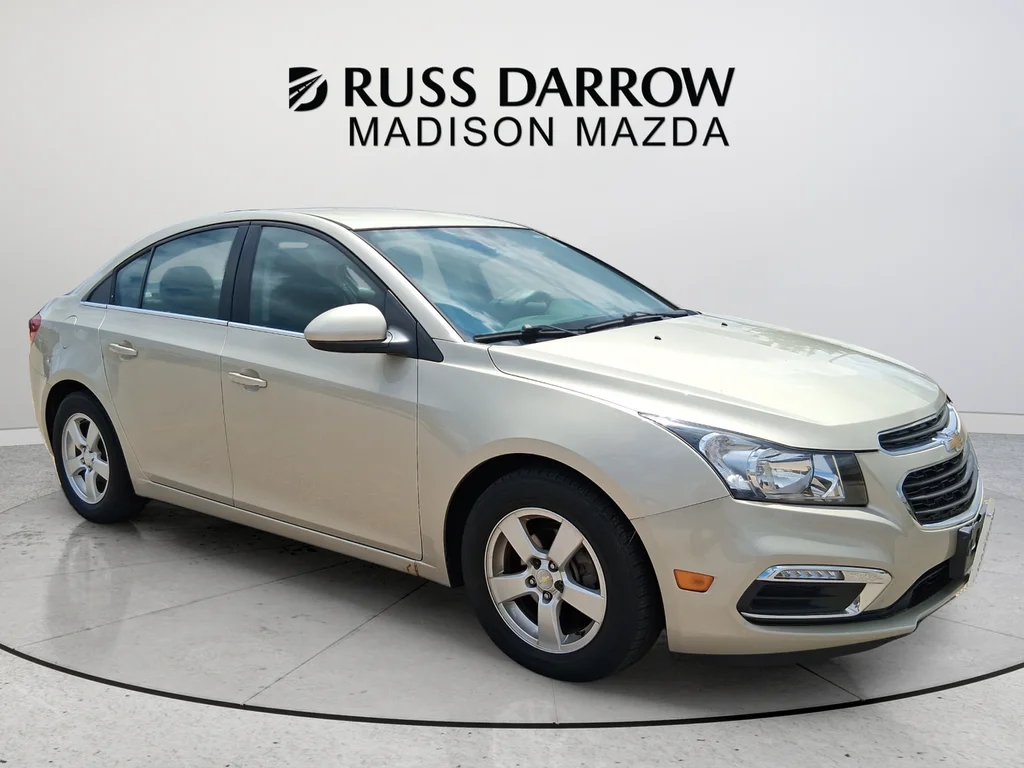 Used 2015 Gold Chevrolet 1LT image 7