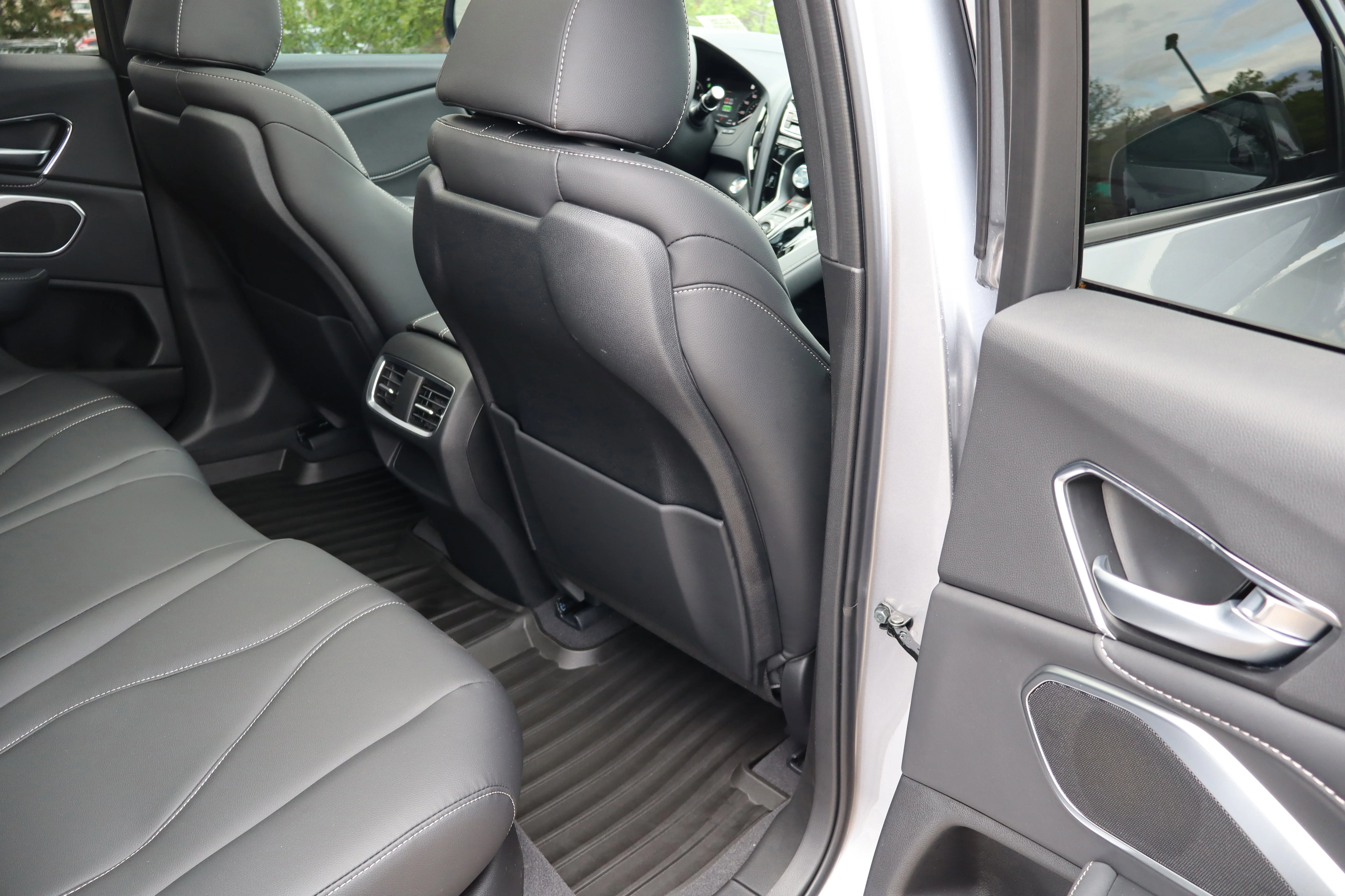 New 2026 Solar Silver Metallic Acura 4RDX image 31