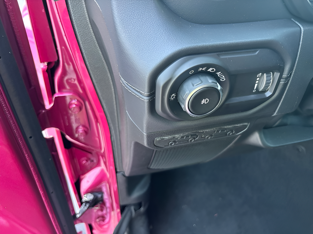 New 2026 Tuscadero Pearl-Coat Exterior Paint Jeep Sahara image 25