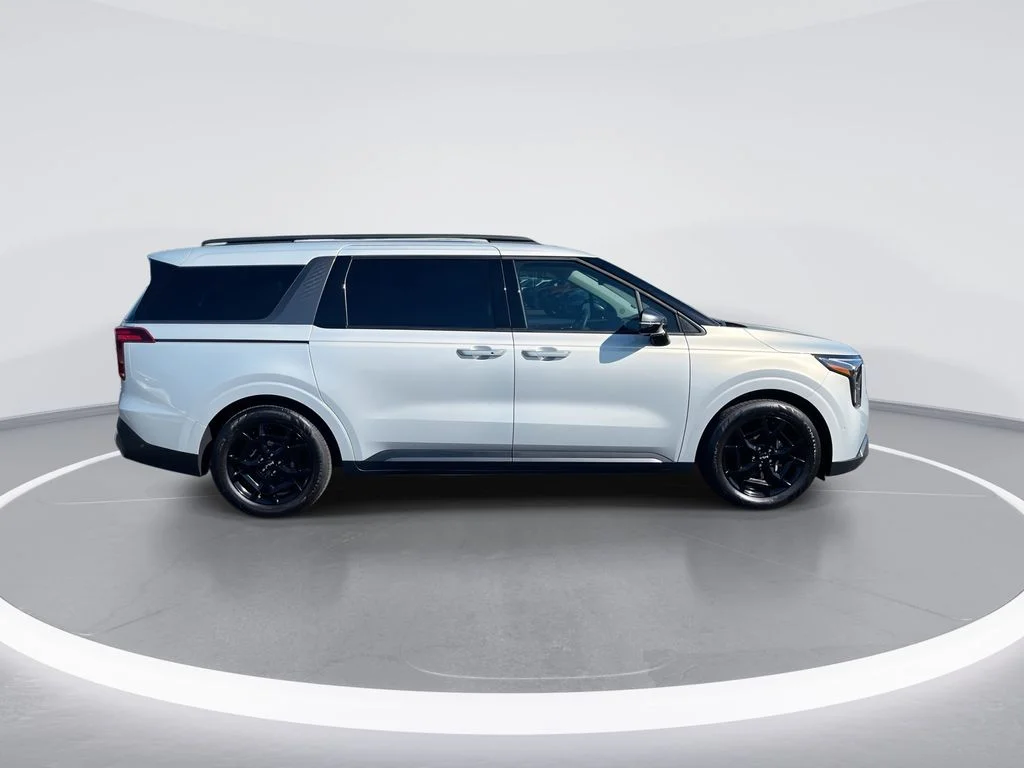 Used 2025 White Kia SX Prestige image 9
