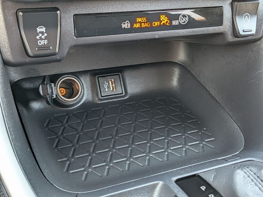 Used 2025  Toyota XLE image 24