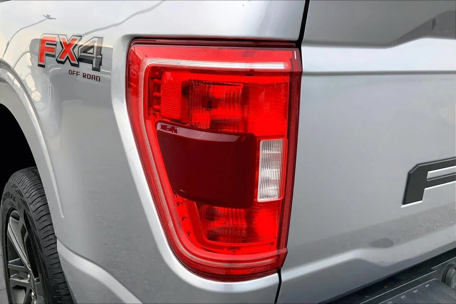 Used 2022 Iconic Silver Metallic Ford XLT image 26