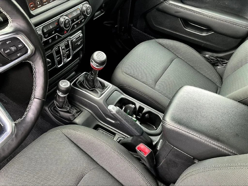 Used 2019 Gray Jeep Unlimited Sahara image 22