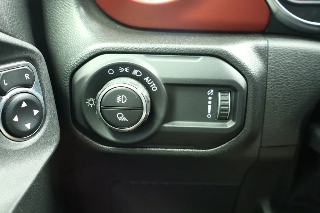 Used 2023 Gray Jeep Rubicon image 33