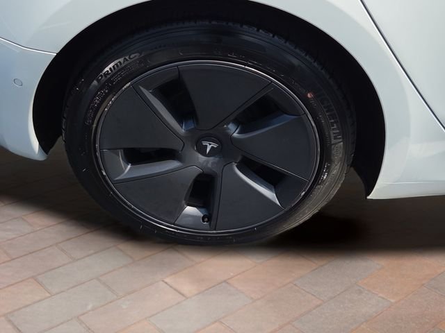 Used 2022 Pearl White Multi-Coat Tesla Long Range image 4