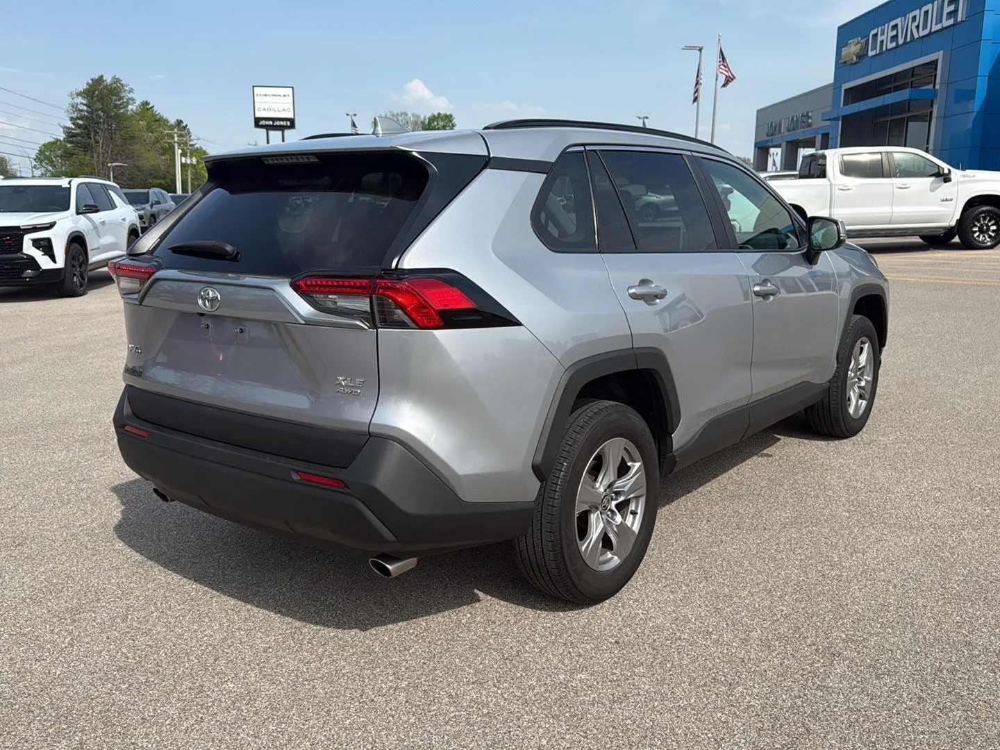 Used 2024 Silver Sky Metallic Toyota XLE image 18