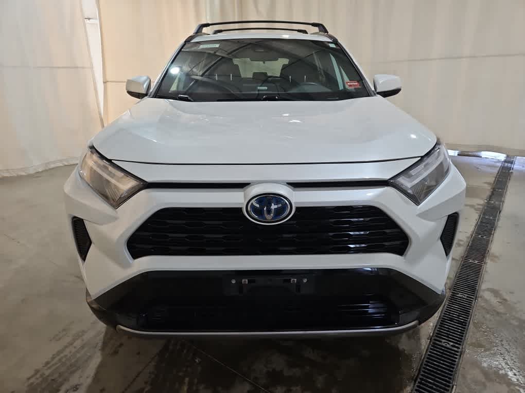 Used 2023 Wind Chill Pearl Toyota Hybrid SE image 9