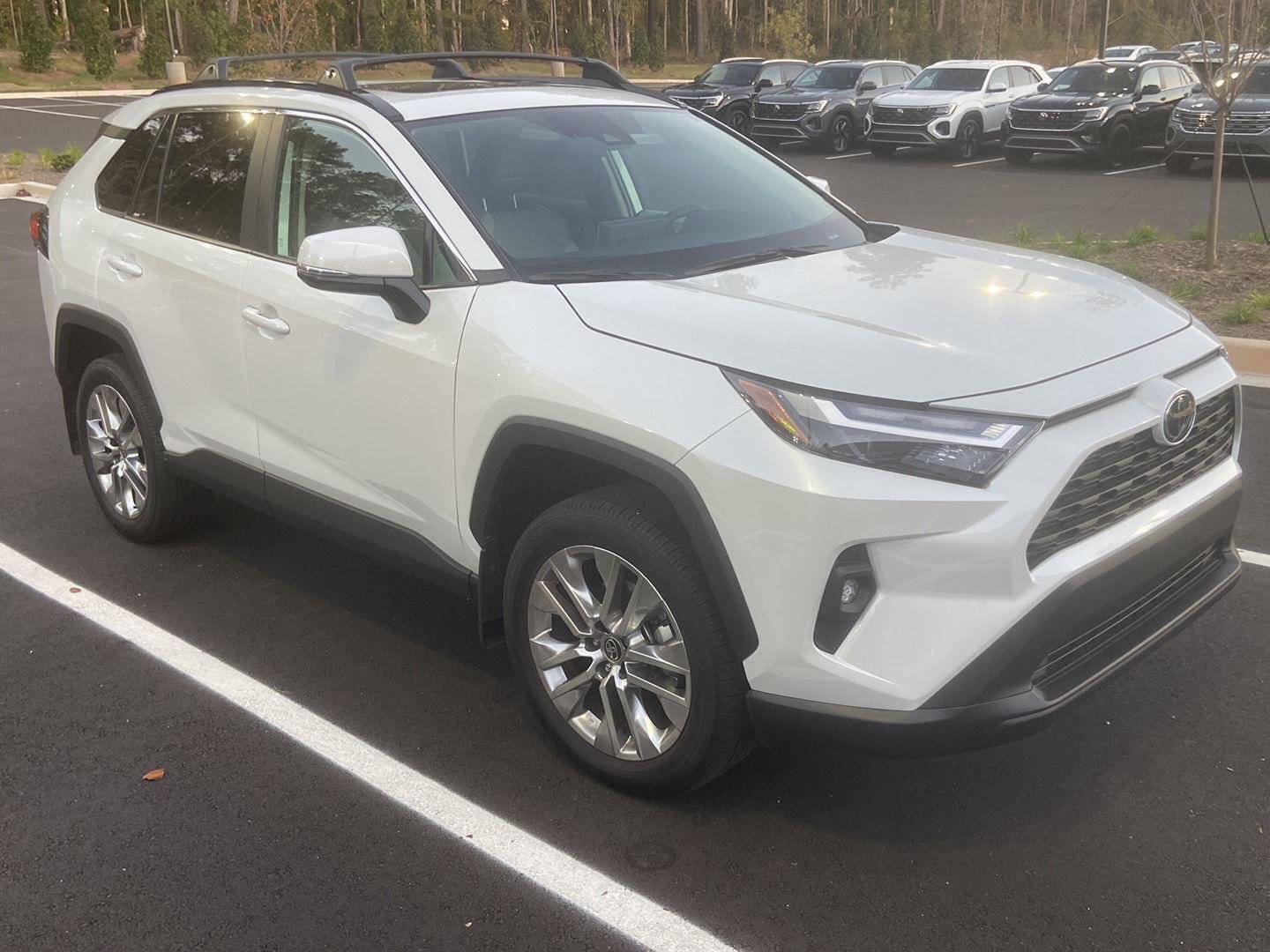 Used 2025 Wind Chill Pearl Toyota XLE Premium image 3