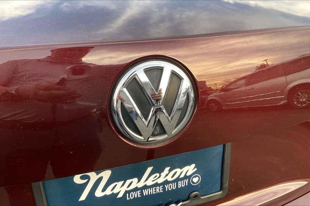 Used 2013 Red Volkswagen 2.5 SE image 35
