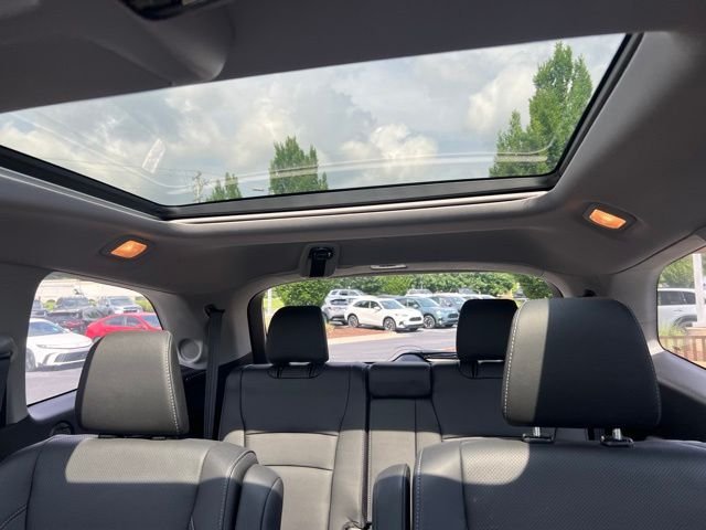 Certified Used 2019 Lunar Silver Metallic Honda Elite image 18