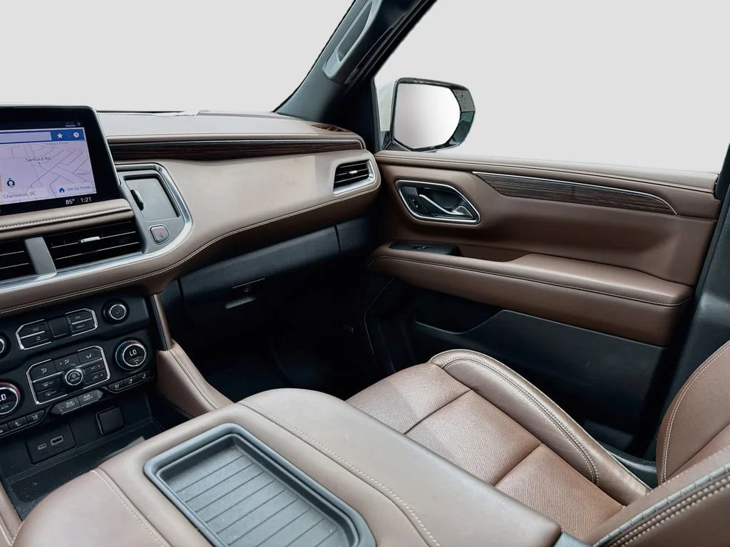 Used 2021 EMPIRE BEIGE METALLIC Chevrolet High Country image 25