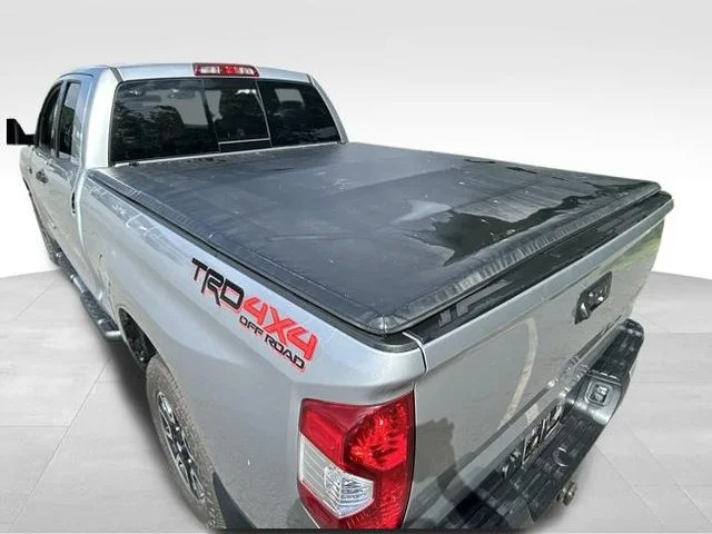Used 2017 Silver Toyota SR5 image 16