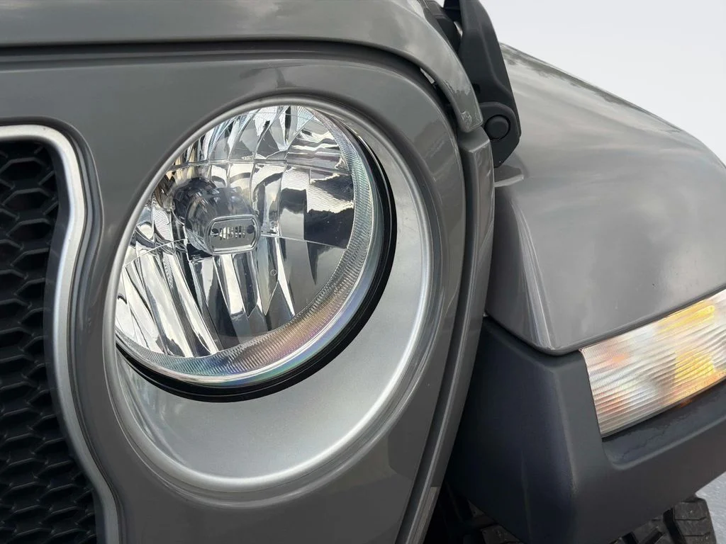 Used 2019 Gray Jeep Unlimited Sahara image 10