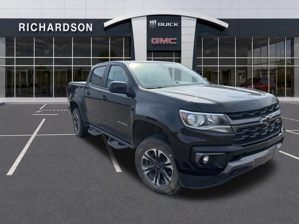 Used 2022 Black Chevrolet Z71 image 24