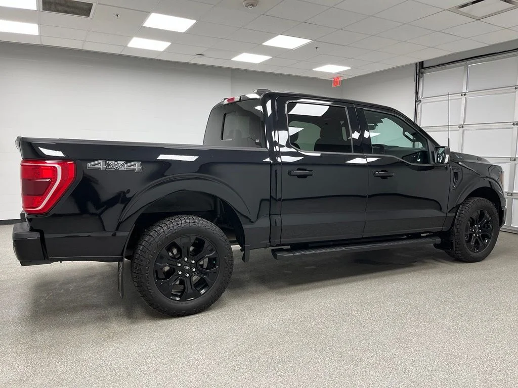 Used 2023 Black Ford XLT image 11