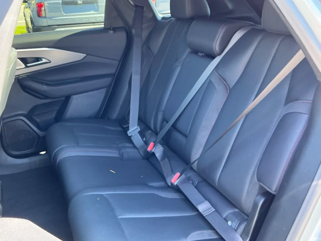 Used 2024  Acura Base image 33