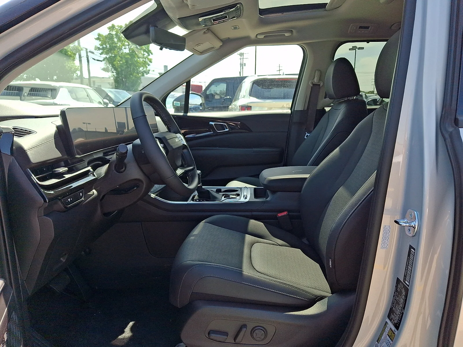 New 2027 White Kia SX Prestige image 11