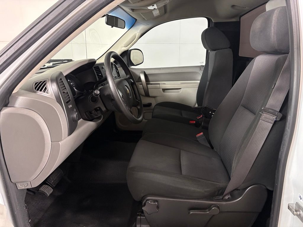 Used 2013 White Chevrolet Work Truck image 18