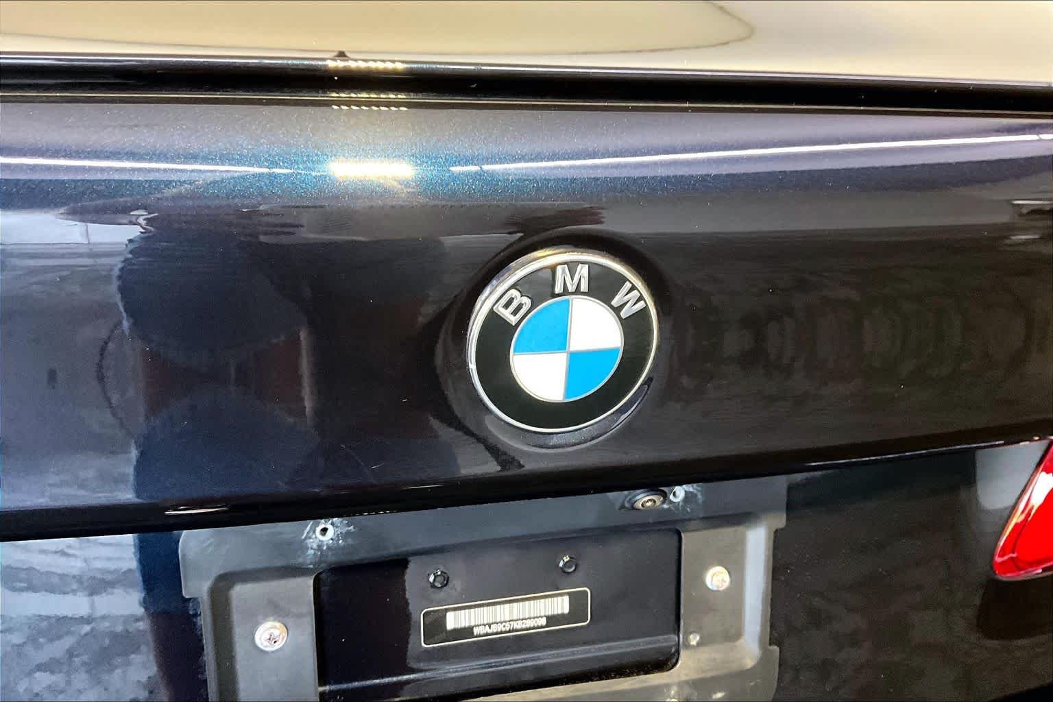 Used 2019 Carbon Black Metallic BMW M550i xDrive image 33