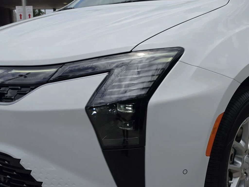New 2027 Bright White Clear-Coat Exterior Paint Chrysler Select image 7