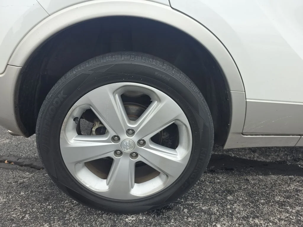Used 2015 White Pearl Tricoat Buick Base image 26