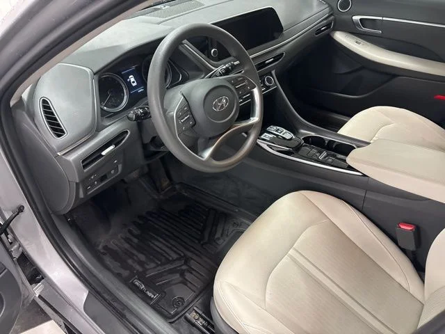 Used 2023 Silver Hyundai SEL image 8