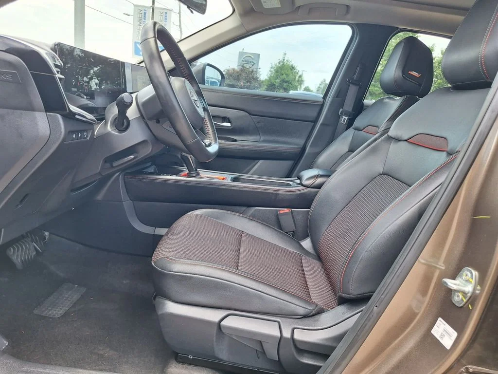 Certified Used 2025 Brown Nissan SR image 11