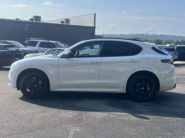Used 2021 Alfa White Alfa Romeo Ti Sport image 7