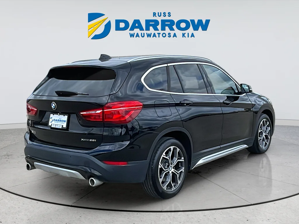 Used 2022 Black BMW xDrive28i image 5