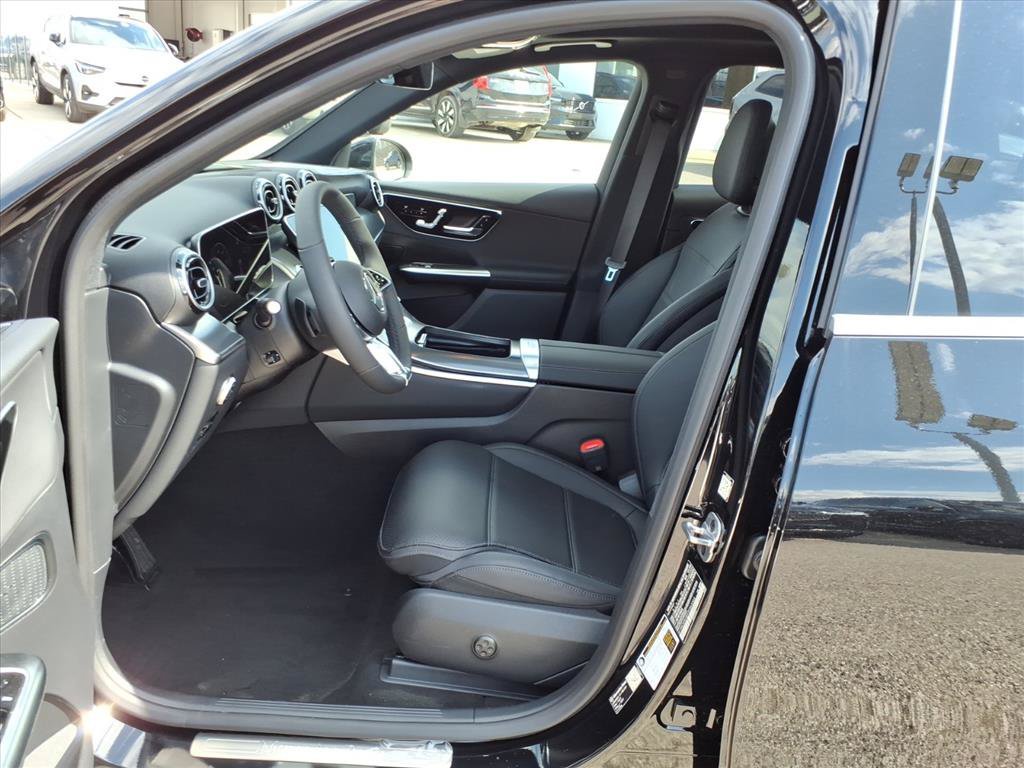 New 2026 Black Mercedes-Benz GLC 300 image 11