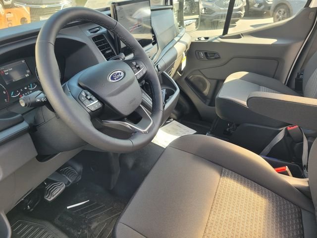 New 2025 Oxford White Ford Cutaway image 8
