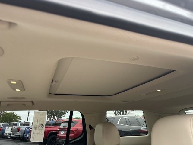 Used 2023 Silver GMC Denali image 21