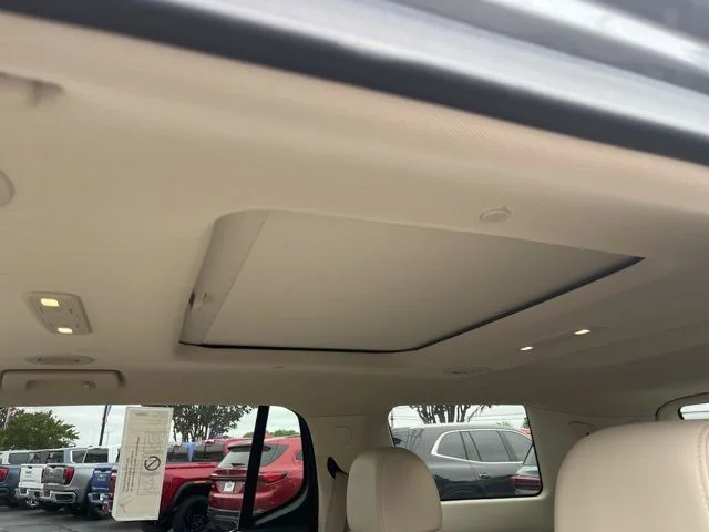 Used 2023 Silver GMC Denali image 21