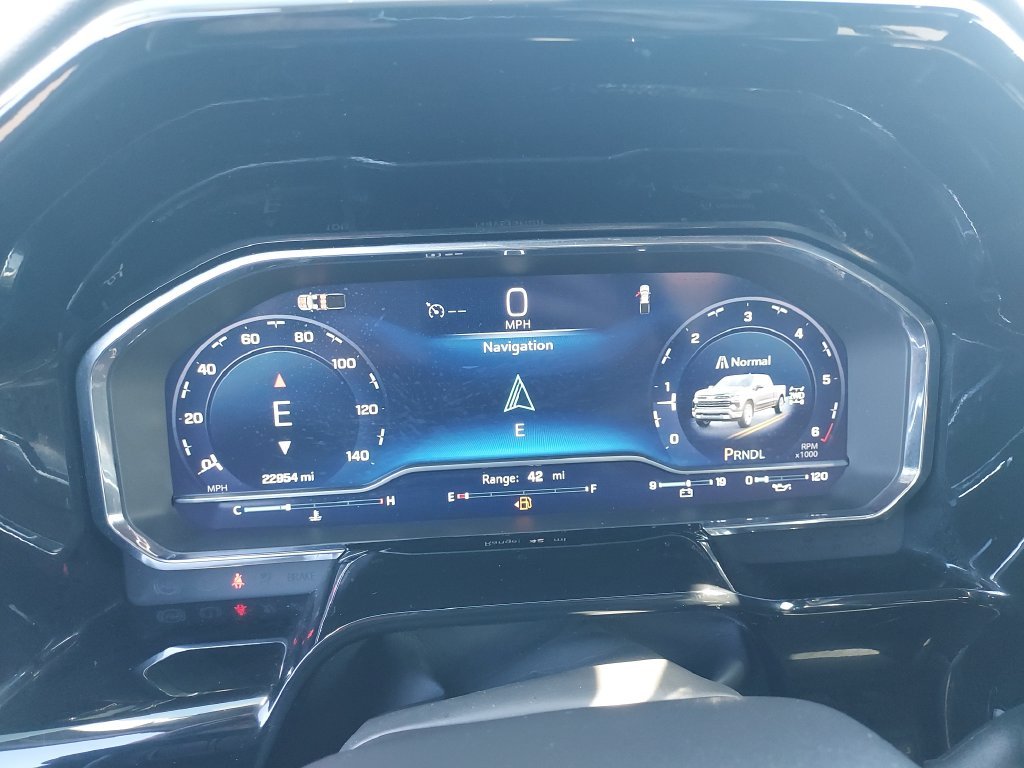Used 2024 White Chevrolet LT image 18