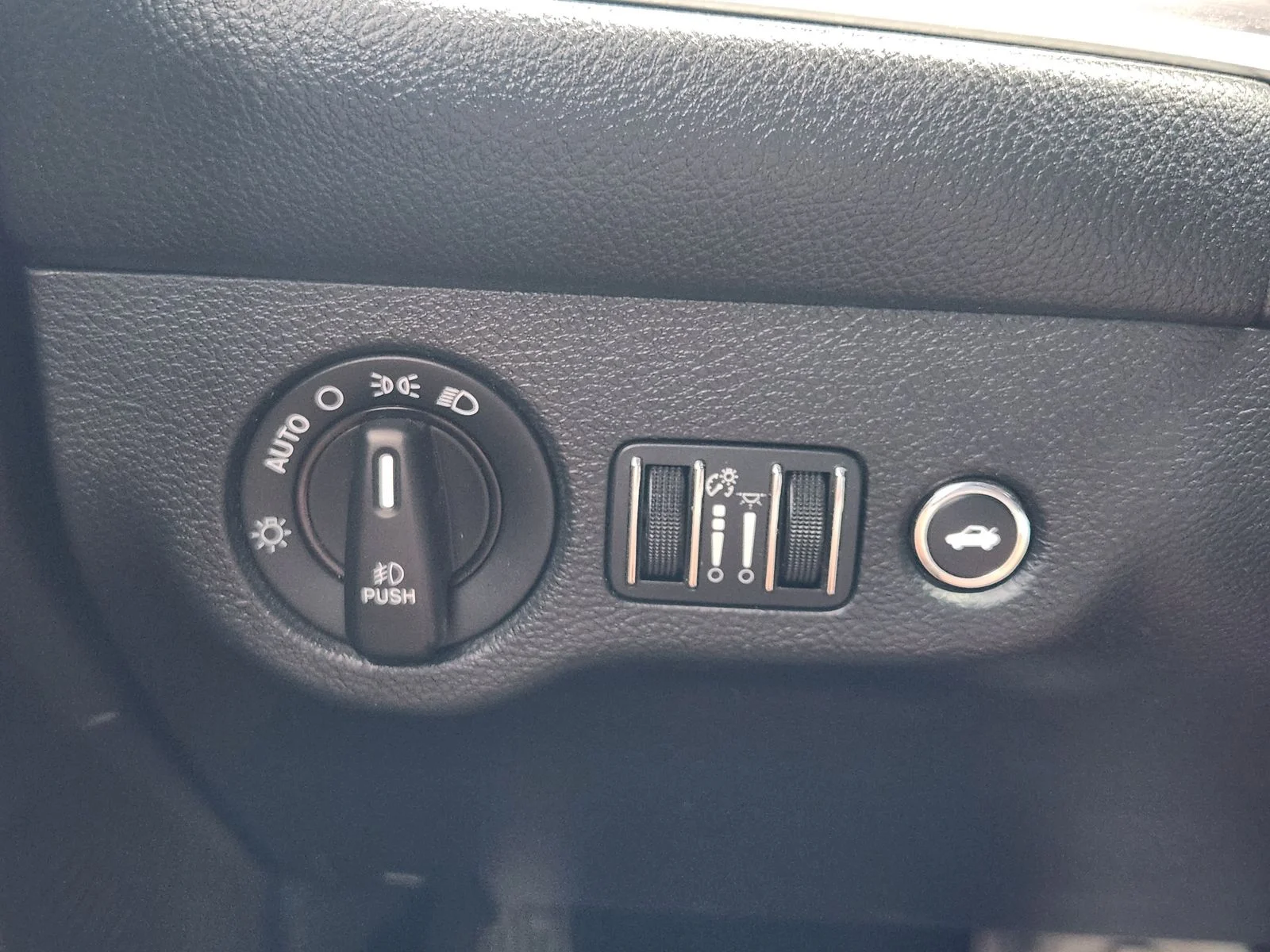 Used 2015 Beige Dodge R/T image 21