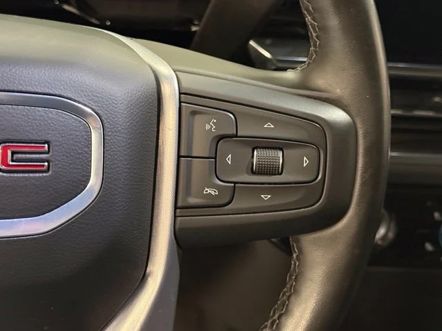 Used 2024 White GMC Elevation image 16