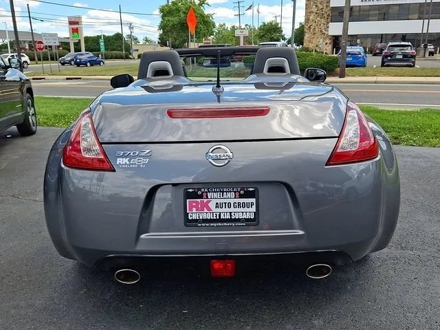 Used 2019 Gray Nissan  image 6