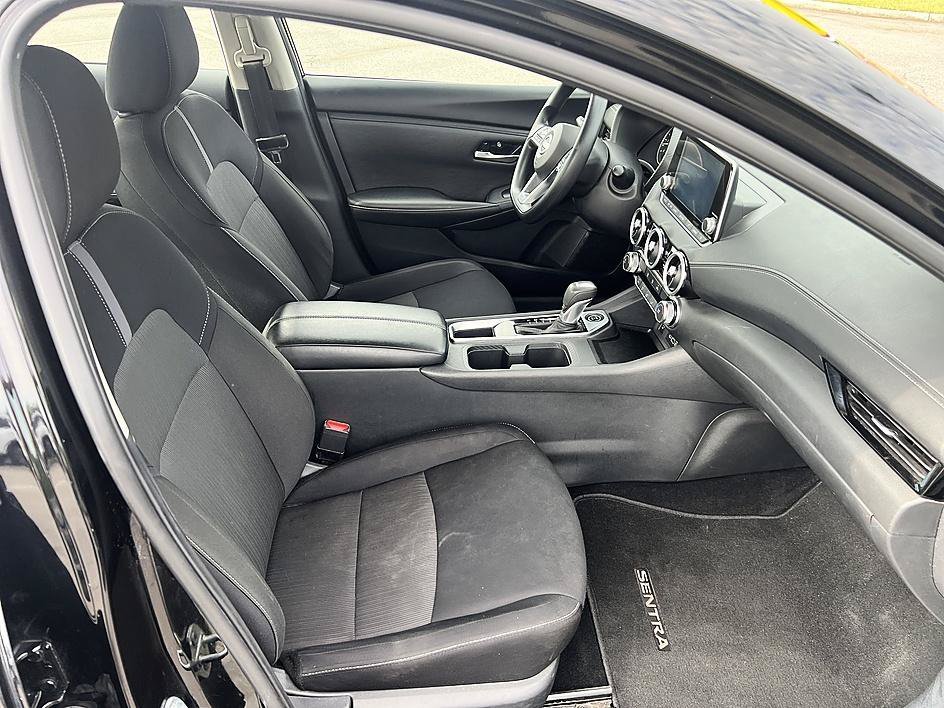 Used 2025 Super Black Nissan SV image 17