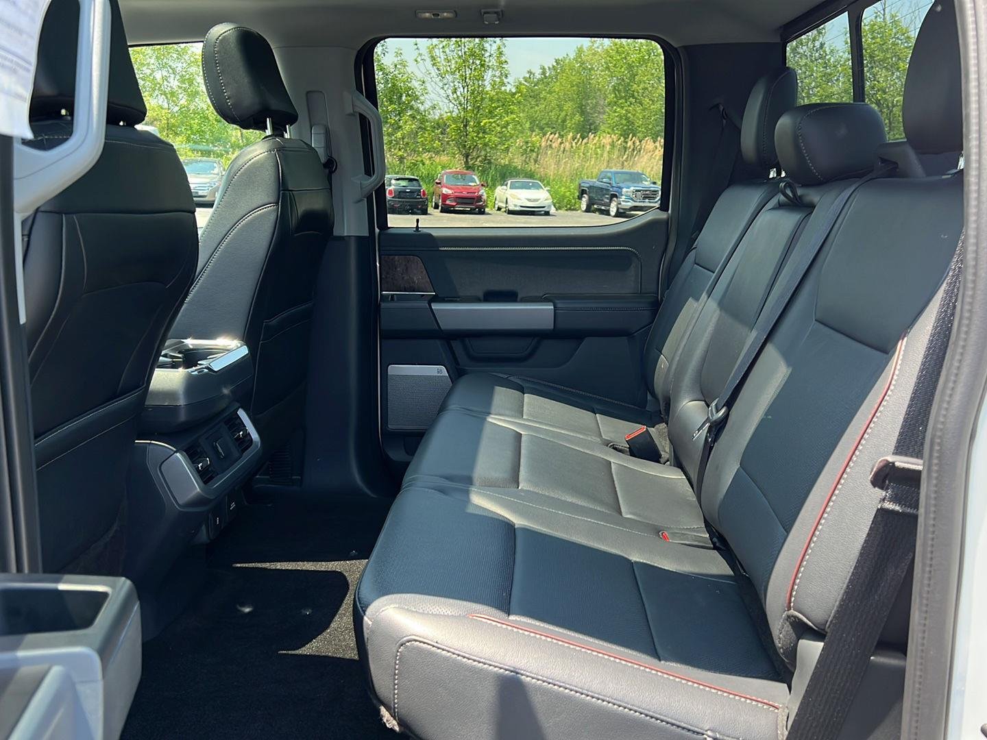 Used 2022 Star White Metallic Tri-Coat Ford LARIAT image 20