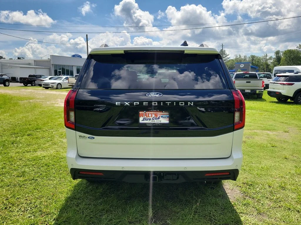 New 2027 Star White Metallic Tri-Coat Ford Active image 6