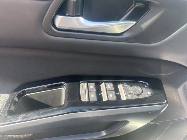 New 2026 Everest White Pearl TriCoat Nissan SL image 11
