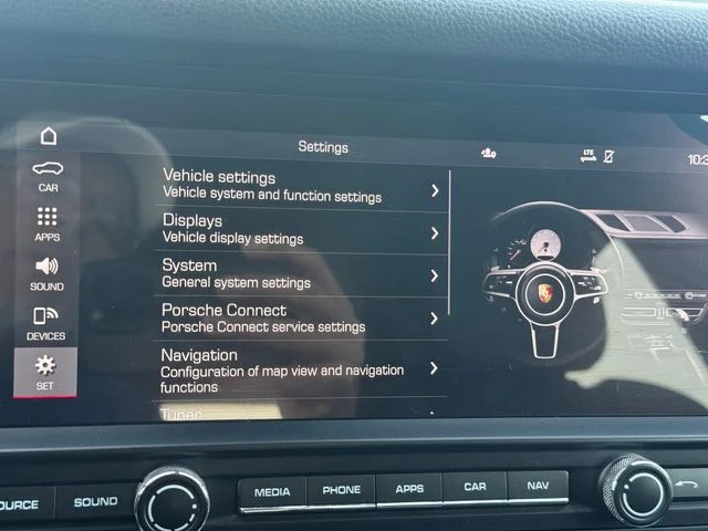 2021 Porsche Macan S - Photo 36