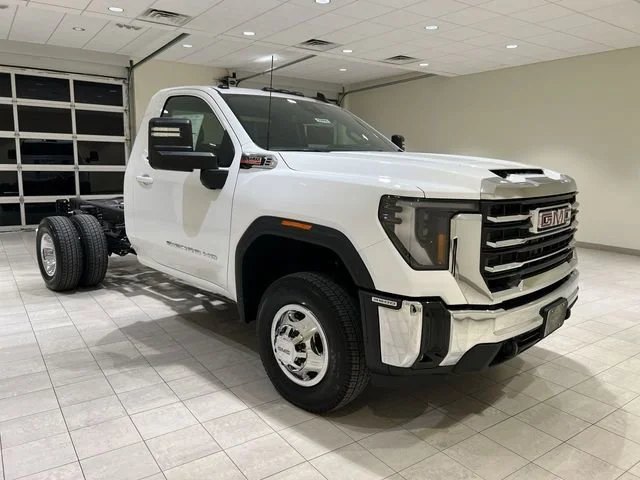 2026 GMC Sierra 3500HD SLE - Photo 7