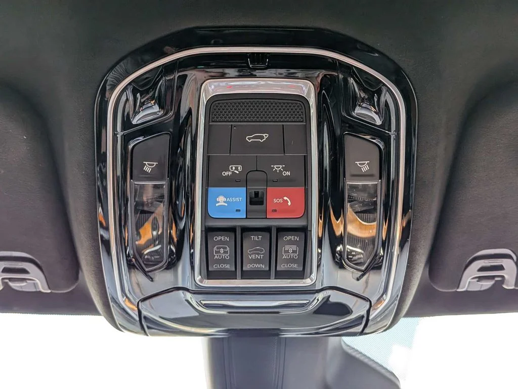 Used 2022 Gray Jeep Series III image 25
